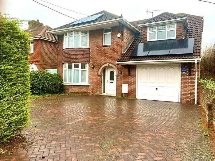 4 Bedroom Detached House To Rent In Wroughton, SN4