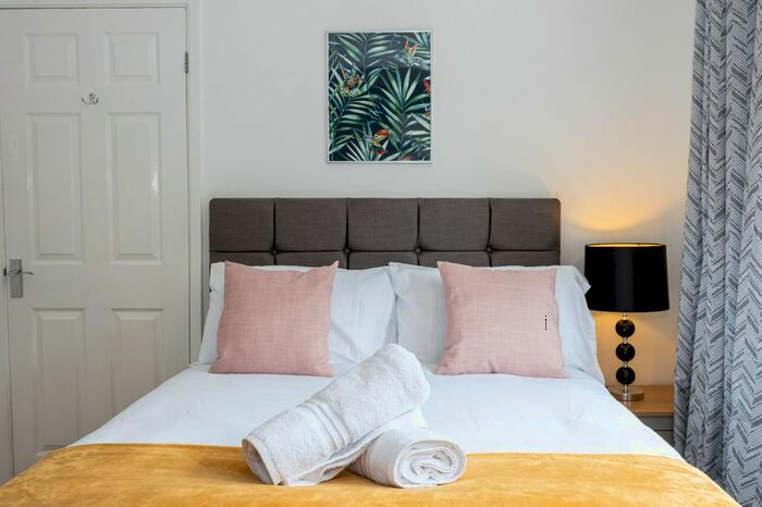 3 Bedroom Flat To Rent In Thornsgreen Road, Manchester, M22