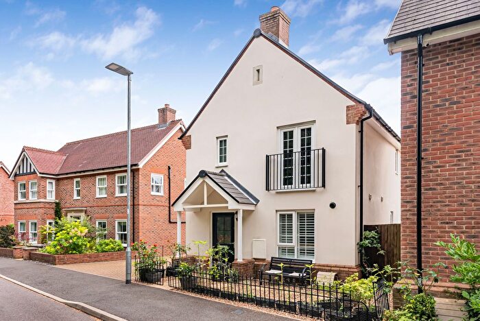3 Bedroom Detached House For Sale In Elizabeth Ii Avenue, Berkhamsted, HP4