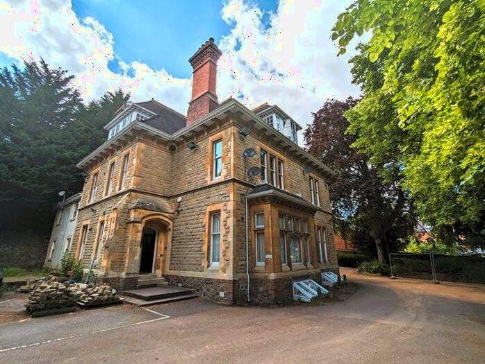 2 Bedroom Flat To Rent In Albert Road North, Malvern, WR14