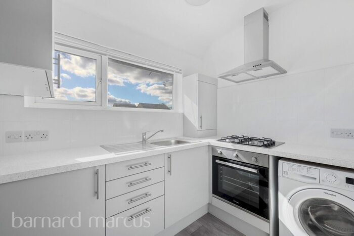 2 Bedroom Flat To Rent In Kingston Road, New Malden, KT3