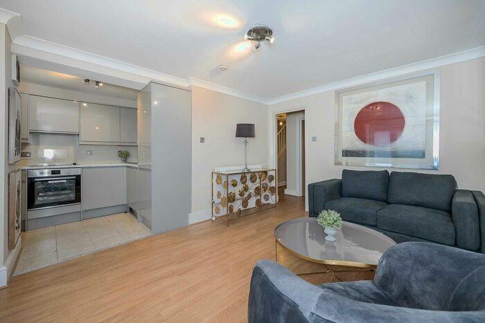 2 Bedroom Flat To Rent In Edith Grove, Chelsea, SW10