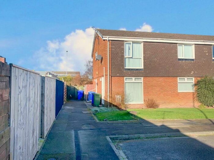 2 Bedroom Ground Flat To Rent In Poole Close, Cramlington, Northumberland, NE23