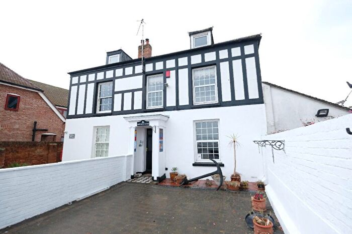 3 Bedroom Semi-Detached House For Sale In The Promenade, Hythe, Southampton, SO45
