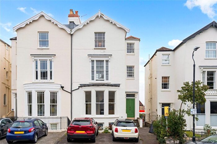 2 Bedroom Flat For Sale In Hampton Park, Redland, Bristol, BS6