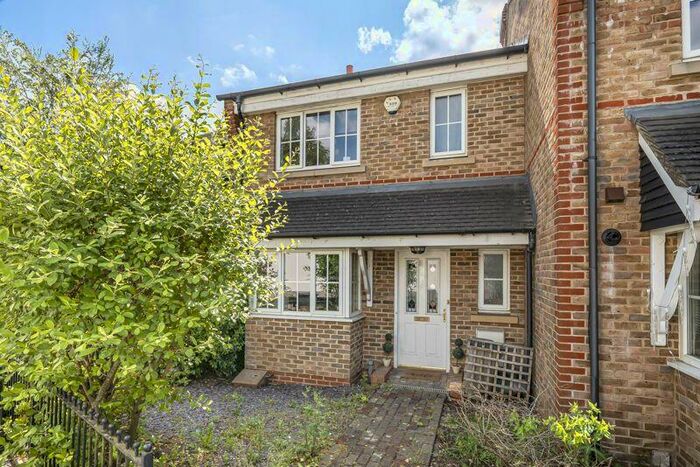 3 Bedroom Terraced House To Rent In Buxton Lane, Caterham, CR3