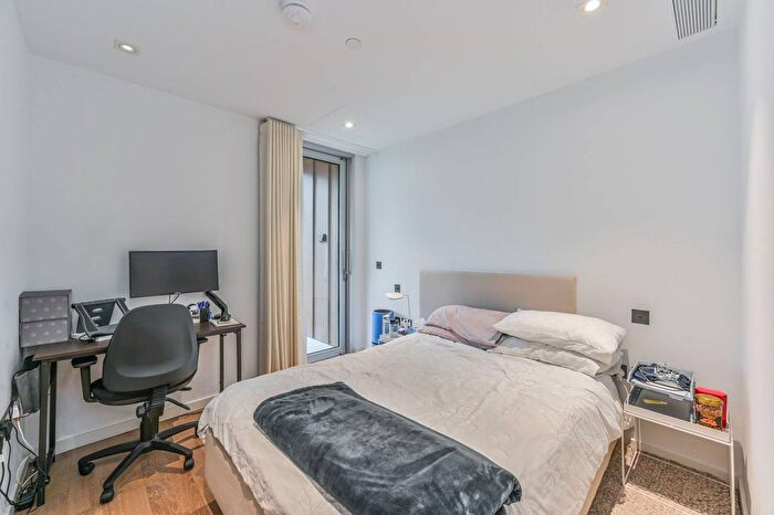 2 Bedroom Flat To Rent In Aurora Gardens, Battersea Power Station, London, SW11