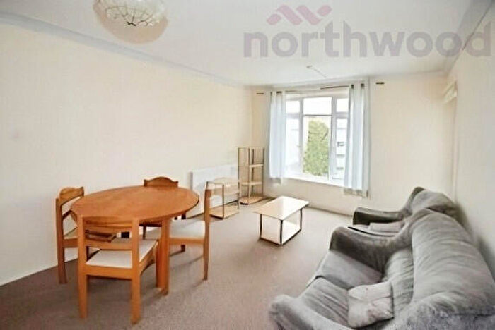 2 Bedroom Flat To Rent In Somerleyton Gardens, Norwich, NR2