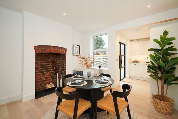 3 Bedroom Terraced House For Sale In Tyzack Road, Sheffield, S8