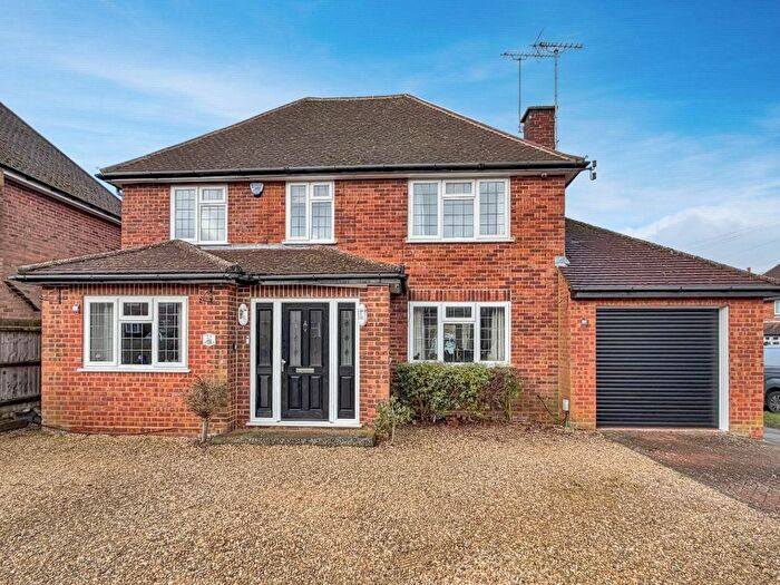 5 Bedroom Detached House For Sale In Lancot Avenue, Dunstable, LU6