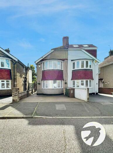3 Bedroom Semi-Detached House To Rent In Charmouth Road, Welling, Kent, DA16
