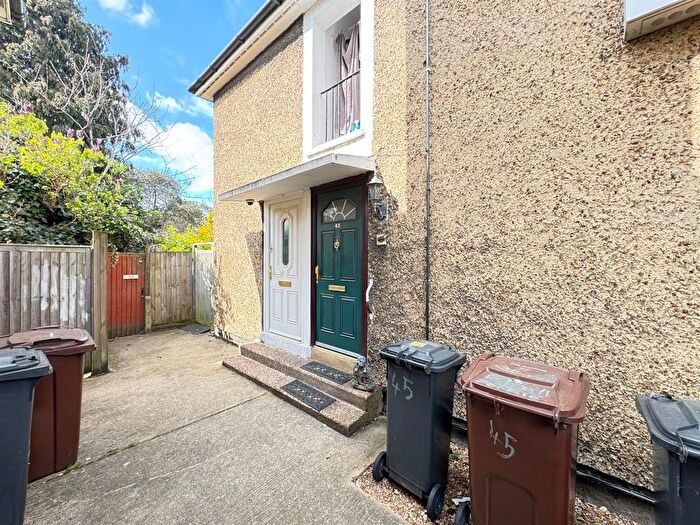 1 Bedroom Flat To Rent In Flamstead Road, Dagenham, RM9
