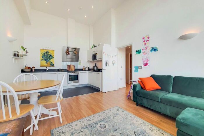 2 Bedroom Flat To Rent In Argyll Road, Woolwich, London, SE18