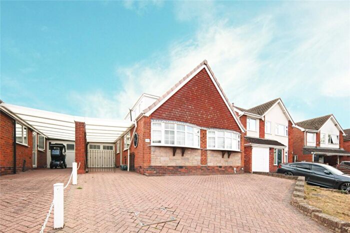 4 Bedroom Bungalow For Sale In Green Lane, Coleshill, Birmingham, Warwickshire, B46