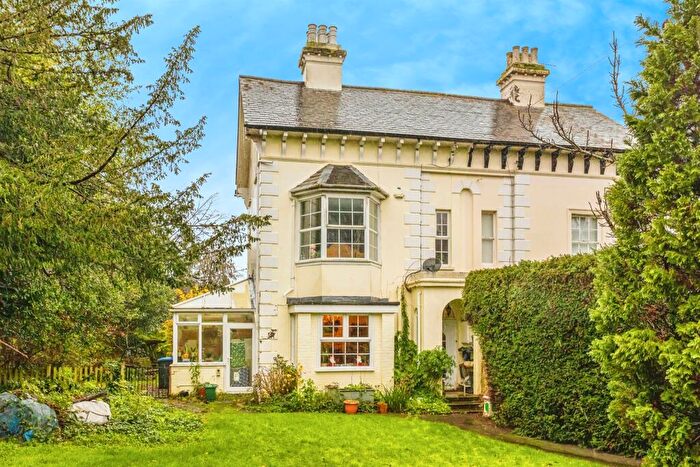 5 Bedroom Semi Detached House For Sale In London Road, Burgess Hill, RH15