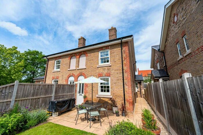 3 Bedroom Semi-Detached House For Sale In Ridley Green, Hartford End, Chelmsford, Essex, CM3
