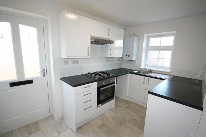 2 Bedroom Apartment To Rent In Stroud Close, Bourne, Lincolnshire, PE10