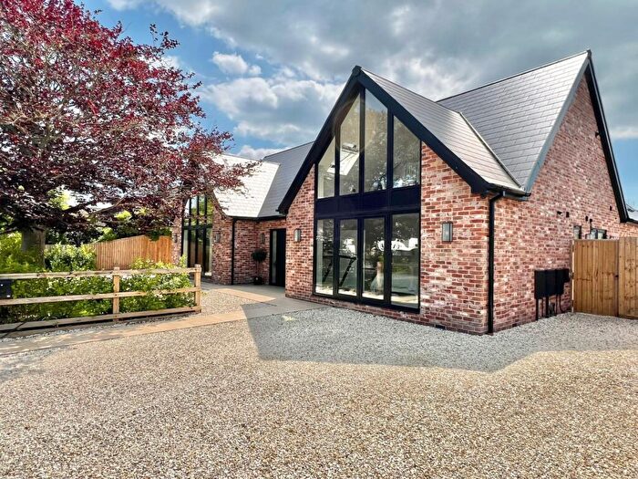 4 Bedroom Detached House To Rent In Shorefield Way, Milford On Sea, Lymington, Hampshire, SO41