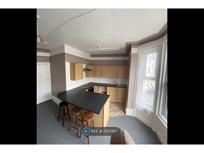 4 Bedroom Flat To Rent In Cambridge Gardens, Hastings, TN34