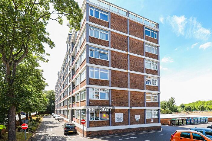 2 Bedroom Flat To Rent In Princeton House, Wilford Lane, Nottingham, NG2