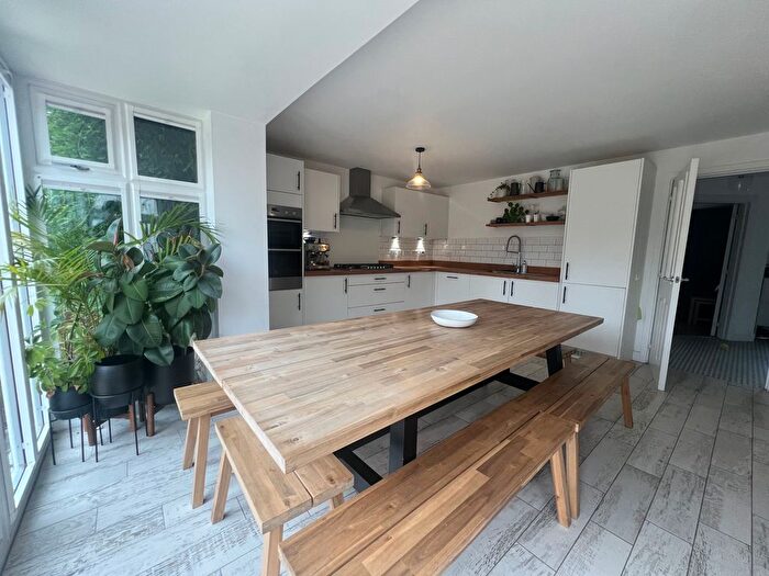5 Bedroom Property To Rent In Rhodfa'r Morwydd, Penarth, CF64
