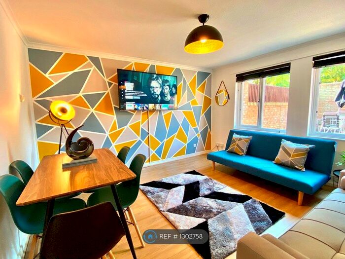 3 Bedroom Terraced House To Rent In Gaskin Court, Milton Keynes MK14