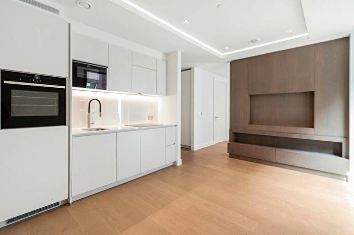 Flat To Rent In Brooke Street, London, EC1N