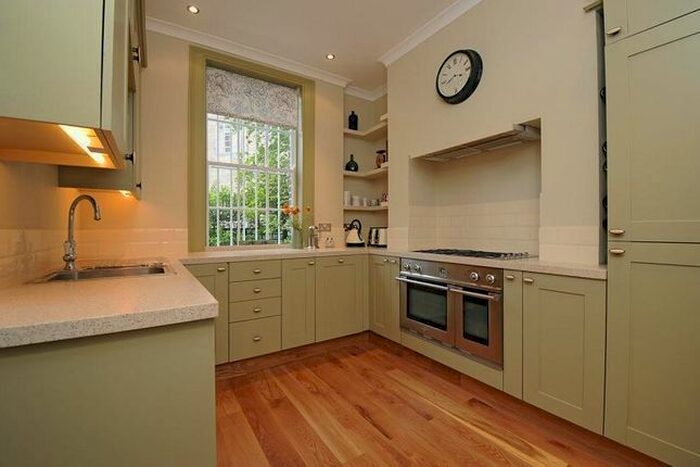 2 Bedroom Flat To Rent In King Edward Walk, Waterloo, SE1