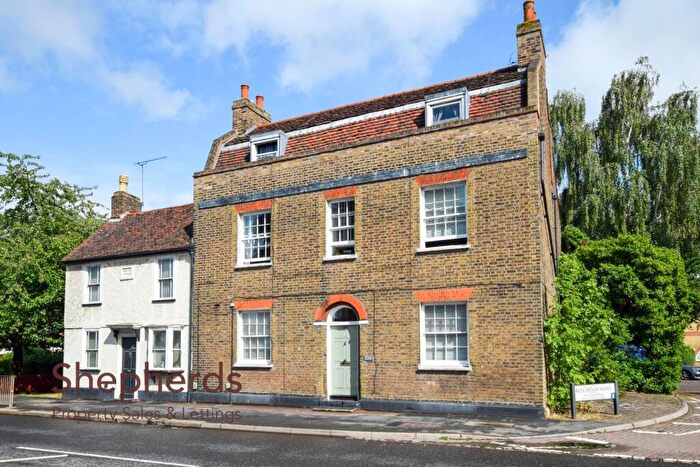 3 Bedroom Maisonette To Rent In High Street, Cheshunt, Waltham Cross, EN8