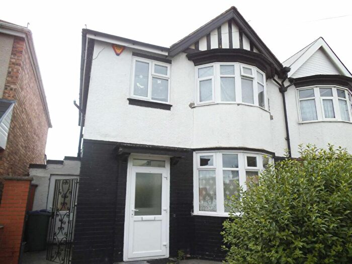3 Bedroom Semi Detached House To Rent In Roebuck Lane, West Bromwich, B70