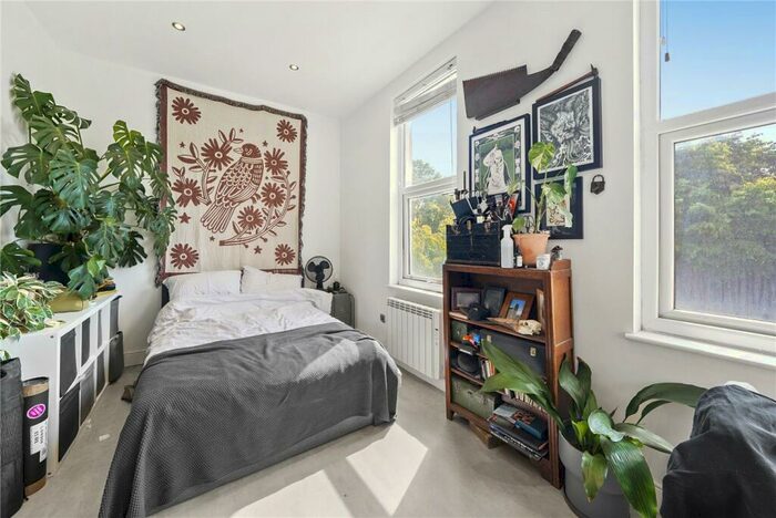 2 Bedroom Property To Rent In Amhurst Road, London, E8