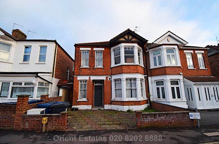 4 Bedroom Semi Detached House For Sale In Audley Road, London, NW4