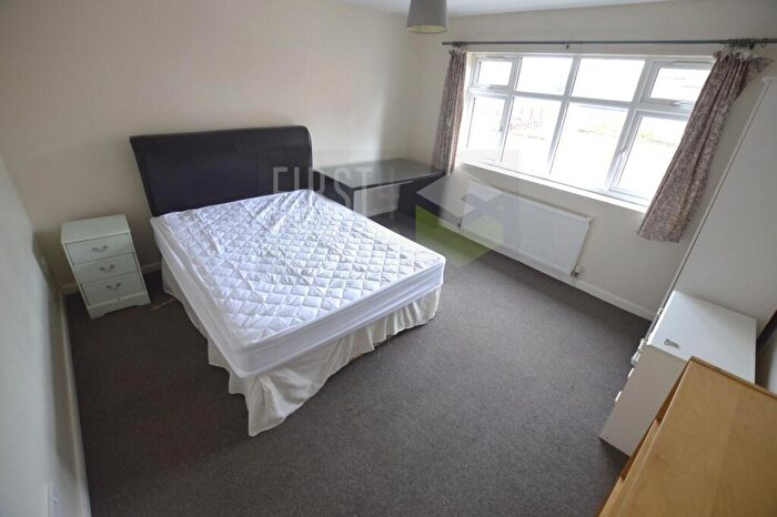 9 Bedroom Semi-Detached House To Rent In Avenue Road Extension, Clarendon Park, LE2