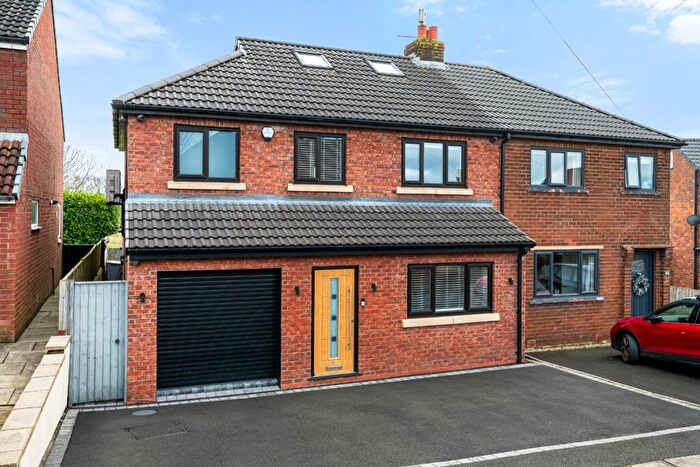 4 Bedroom Semi Detached House For Sale In Meadow Way, Blackrod, Bolton, BL6