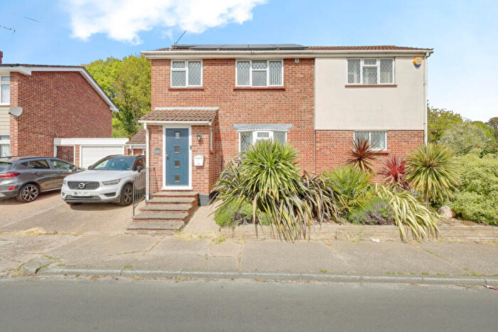 4 Bedroom Detached House For Sale In Sandown Road, Benfleet, SS7