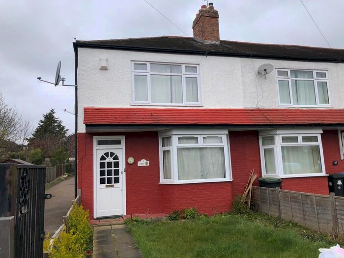 3 Bedroom Semi-Detached House To Rent In Temple Gardens, Barrow Close, London, N21