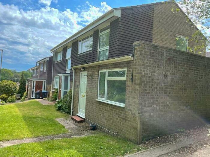 Houses to rent in Crawley Down, West Sussex