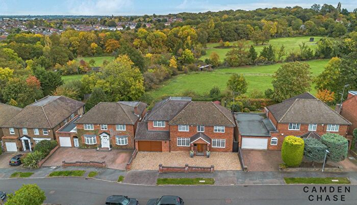 5 Bedroom Detached House For Sale In Hartfield Avenue, Elstree, WD6