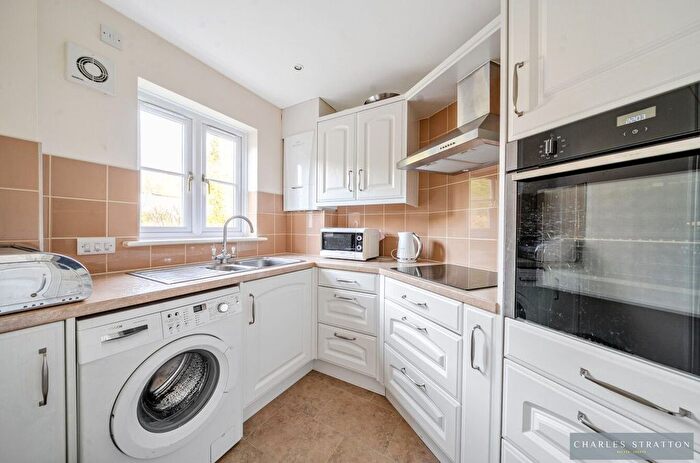 1 Bedroom Flat For Sale In Gidea Lodge, Main Road, RM2