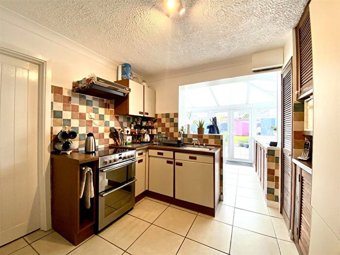 3 Bedroom Semi-Detached House For Sale In Valley Road, Saundersfoot, SA69