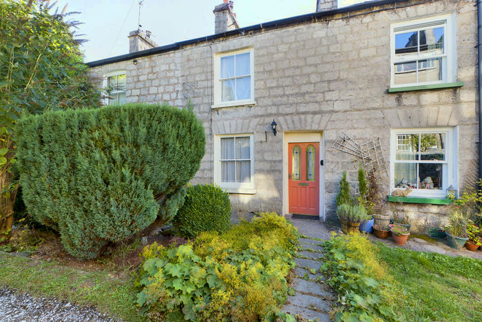 2 Bedroom Cottage To Rent In Bank Street, Kendal, Cumbria, LA9