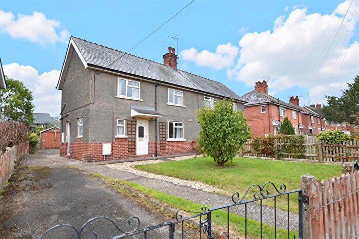 3 Bedroom Semi Detached House For Sale In Cae Gwilym Lane, Cefn Mawr, LL14