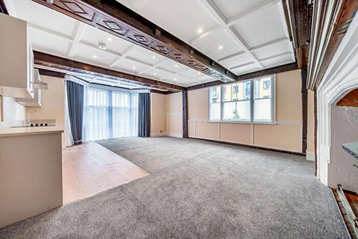 1 Bedroom Flat To Rent In Kings Street, Maidstone, ME14