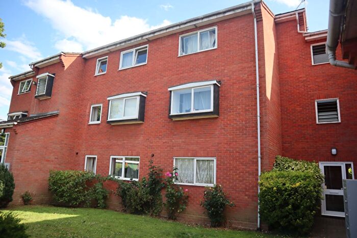 2 Bedroom Flat To Rent In St. Georges Road, Palmers Green, London, N13