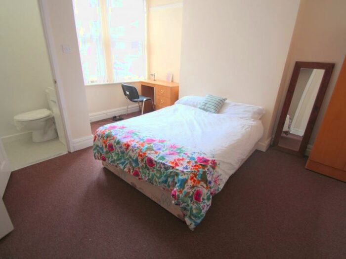 5 Bedroom Terraced House To Rent In Headingley Mount, Headingley, Leeds, LS6