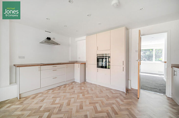 3 Bedroom Semi-Detached House To Rent In Kirdford Close, Rustington, Littlehampton, West Sussex, BN16