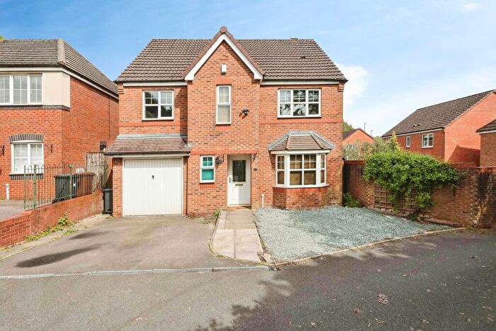 4 Bedroom Detached House For Sale In Larch Drive, Birmingham, West Midlands, B31