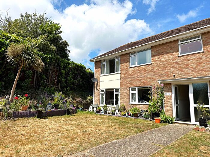 2 Bedroom Flat For Sale In South Road, Corfe Mullen, BH21