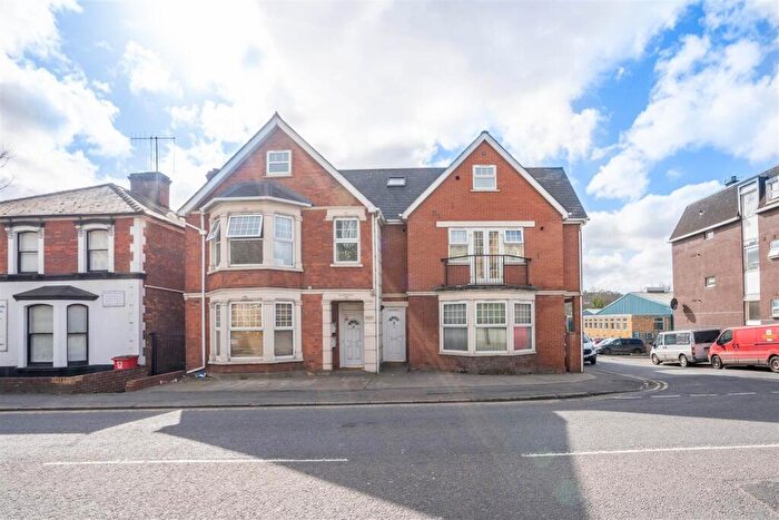 1 Bedroom Apartment To Rent In Walk Of Town, High Wycombe, HP11