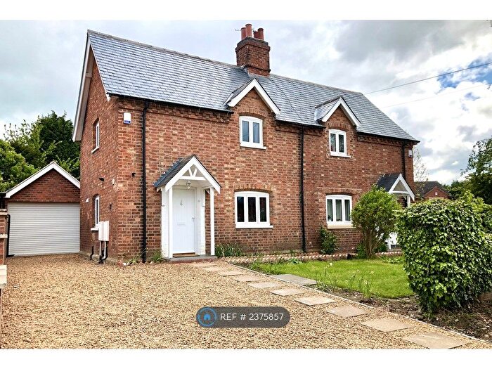 3 Bedroom Semi-Detached House To Rent In Church Nook, Wigston Magna, LE18